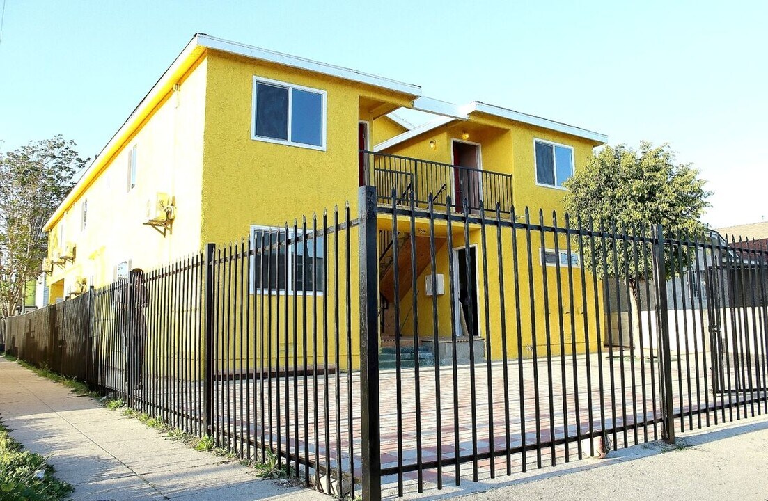 1299 W 37th Dr in Los Angeles, CA - Building Photo