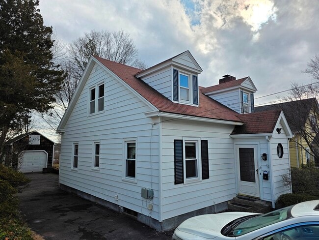 19 Lakeview Ave in Hamden, CT - Building Photo - Building Photo