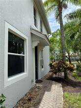 15498 Marcello Cir in Naples, FL - Foto de edificio - Building Photo