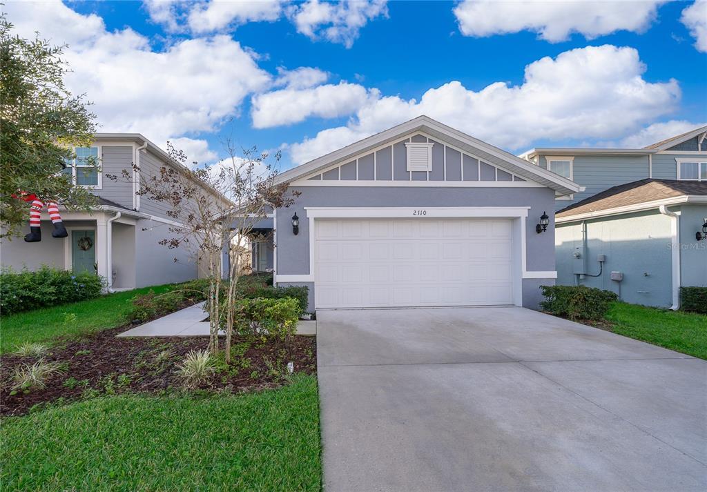 2110 Charming Ave in Davenport, FL - Building Photo