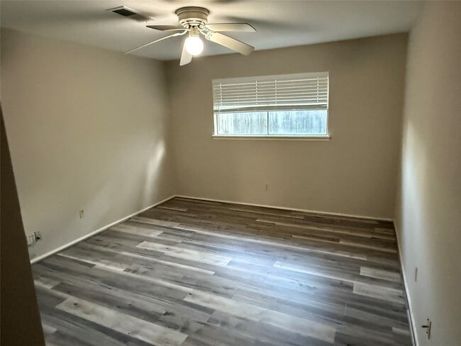 property at 11735 N Willowdale Cir