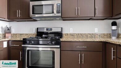 302 Constitution Ave in Bayonne, NJ - Building Photo - Building Photo