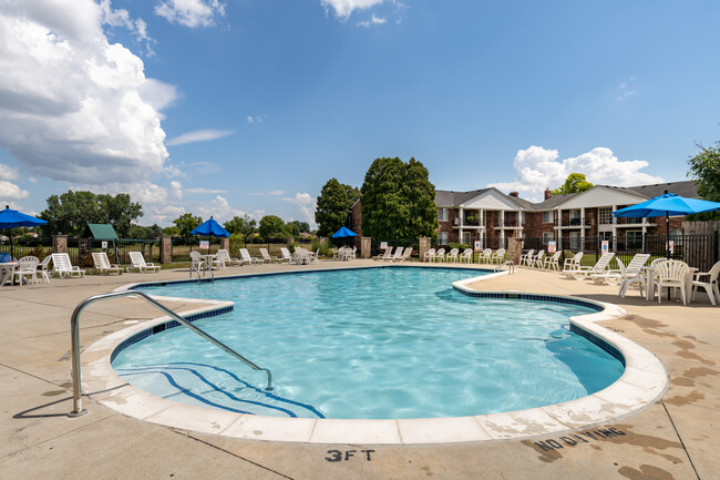 Kings Arms in Sterling Heights, MI - Foto de edificio - Building Photo