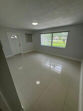 512 SW 7th St in Hallandale Beach, FL - Building Photo - Building Photo