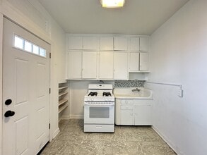 4333 N Wolcott Ave, Unit 4333 N Wolcott in Chicago, IL - Building Photo - Building Photo