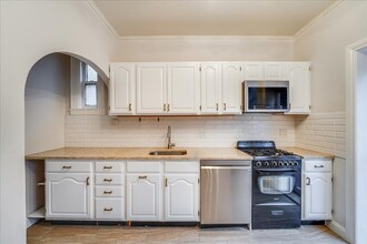654 JFK Blvd E in Weehawken, NJ - Building Photo - Building Photo