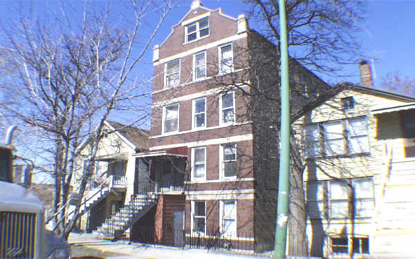 2438 W 24th Pl in Chicago, IL - Foto de edificio