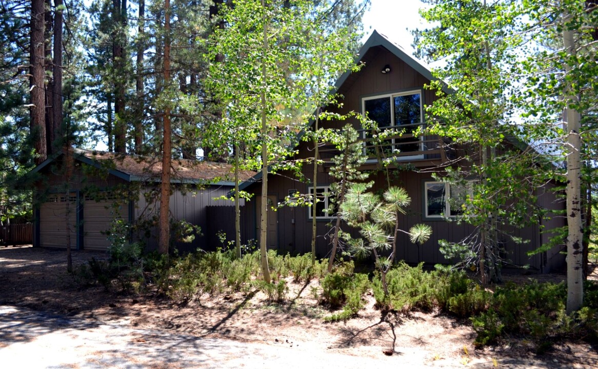 1150 Lindberg Ave in South Lake Tahoe, CA - Building Photo
