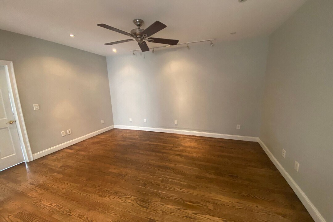 2914 Fort Hamilton Pkwy in Brooklyn, NY - Building Photo