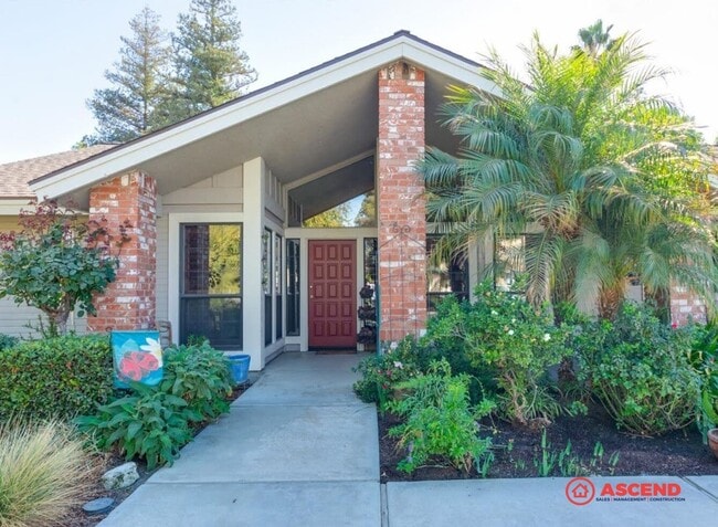 9809 Mesa Oak Dr in Bakersfield, CA - Building Photo - Building Photo