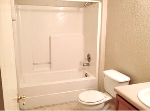 7660 Oak Chase in San Antonio, TX - Foto de edificio - Building Photo