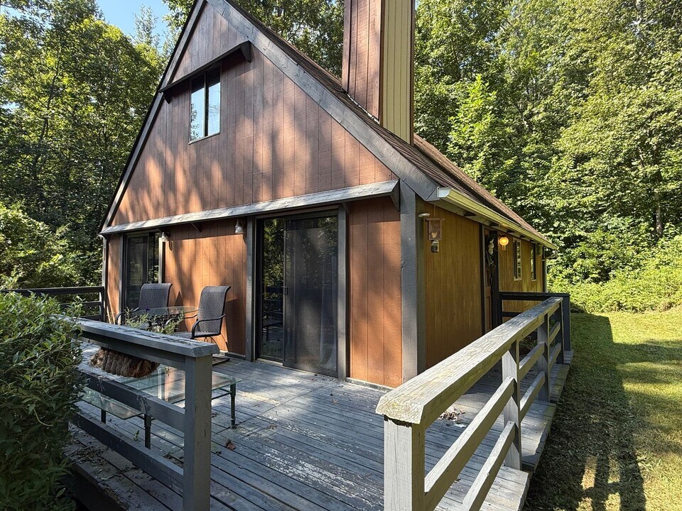 4130 Monacan Trail Rd in North Garden, VA - Building Photo