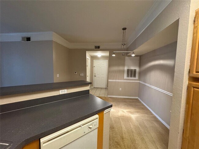 6685 Queens Borough Ave in Orlando, FL - Building Photo - Building Photo