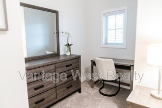 4034 Pritchard Dr in West Kelowna, BC - Building Photo - Building Photo