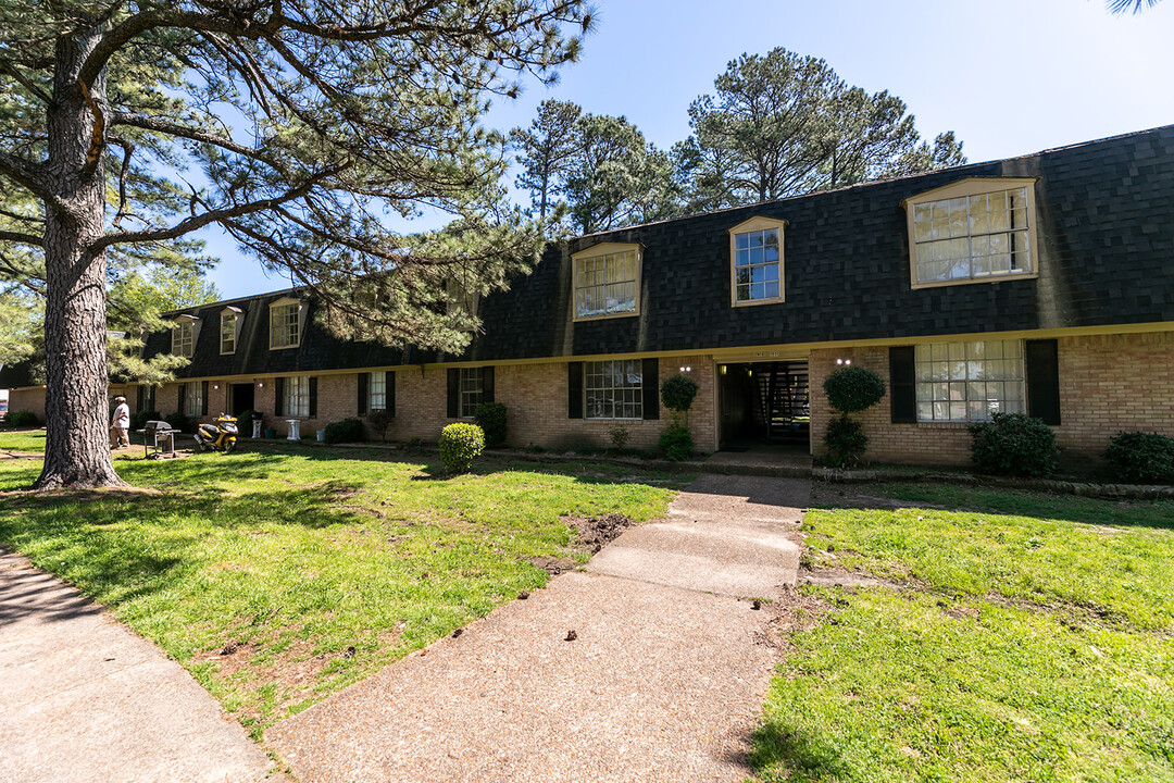 1896 Ezell St in Memphis, TN - Building Photo