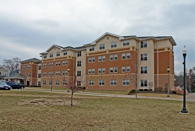 Lawnview Apartments in Dayton, OH - Building Photo - Building Photo