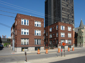 The Triad Apartments in Columbus, OH - Building Photo - Building Photo