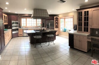 30550 Mulholland Hwy in Agoura Hills, CA - Building Photo - Building Photo