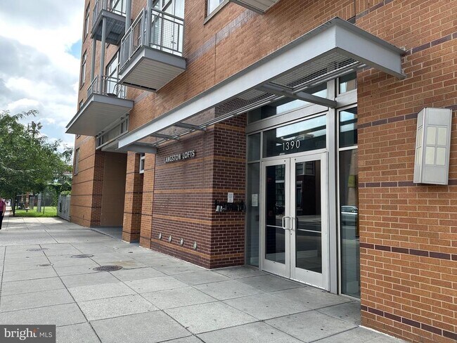 1390 V St NW in Washington, DC - Building Photo - Building Photo