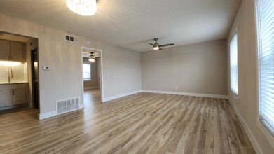 10844 Big Bend Rd in St. Louis, MO - Building Photo - Building Photo