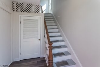 211 Washington St in Hackettstown, NJ - Building Photo - Building Photo