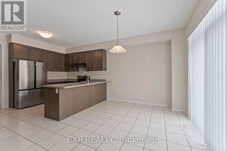 1 Honey Comb Tr in Thorold, ON - Building Photo - Building Photo