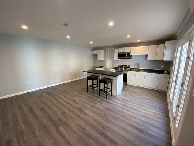 433 S Fairview St in Burbank, CA - Building Photo - Building Photo