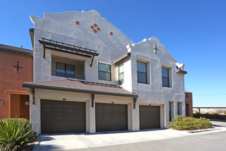 Las Mansiones in El Paso, TX - Foto de edificio - Building Photo