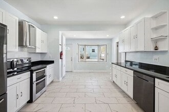 79 19th St in Lowell, MA - Foto de edificio - Building Photo