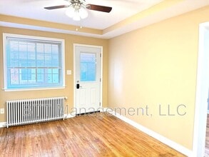 8800 Plymouth St in Silver Spring, MD - Building Photo - Building Photo