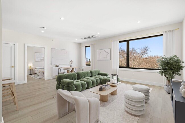 4525 Bergenwood Ave in North Bergen, NJ - Building Photo - Building Photo