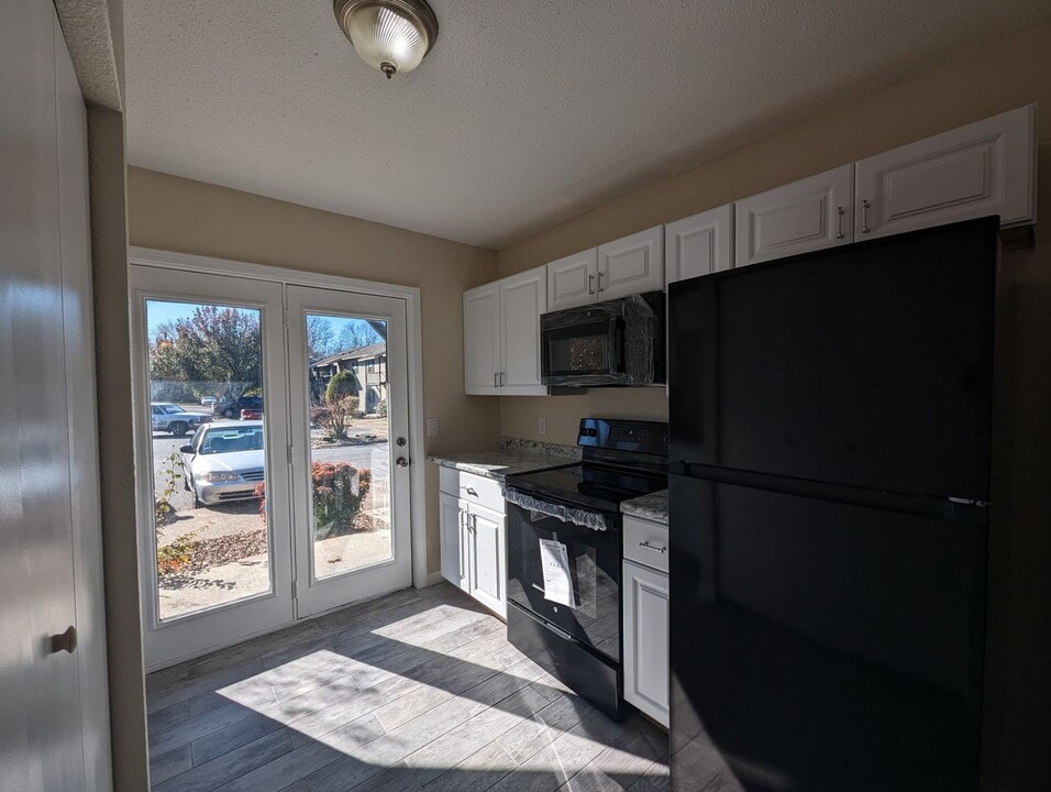 2575 Case St in Batesville, AR - Building Photo