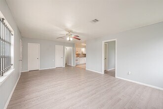 9302 Fairland Dr in Houston, TX - Building Photo - Building Photo