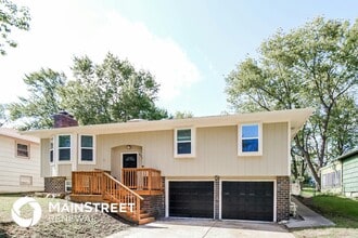 8710 Stark Ave in Raytown, MO - Building Photo - Building Photo