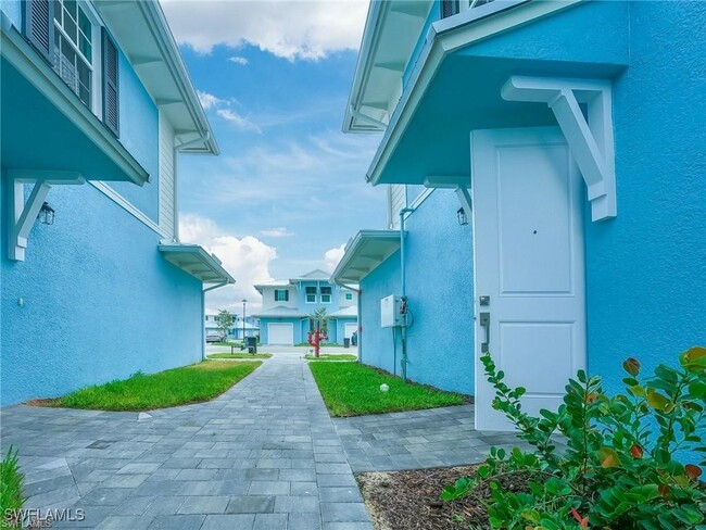 26330 Coco Cay Cir in Bonita Springs, FL - Building Photo - Building Photo