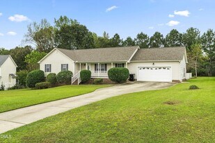 44 Silver Stirrup Ct in Willow Spring, NC - Building Photo