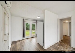 5519 Mayfair Dr in Pensacola, FL - Building Photo - Building Photo