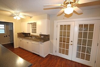 1106 S Strong Blvd in Mcalester, OK - Building Photo - Building Photo