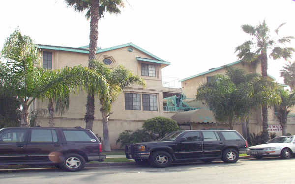 La Baja in Long Beach, CA - Foto de edificio - Building Photo