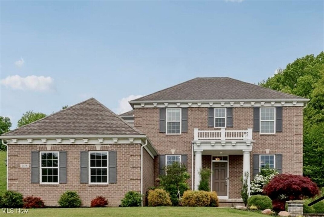 7178 Hawthorne Trce in Independence, OH - Building Photo