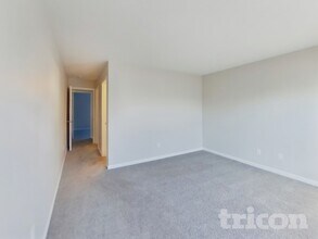 10249 Cadogan Dr in Indianapolis, IN - Building Photo - Building Photo