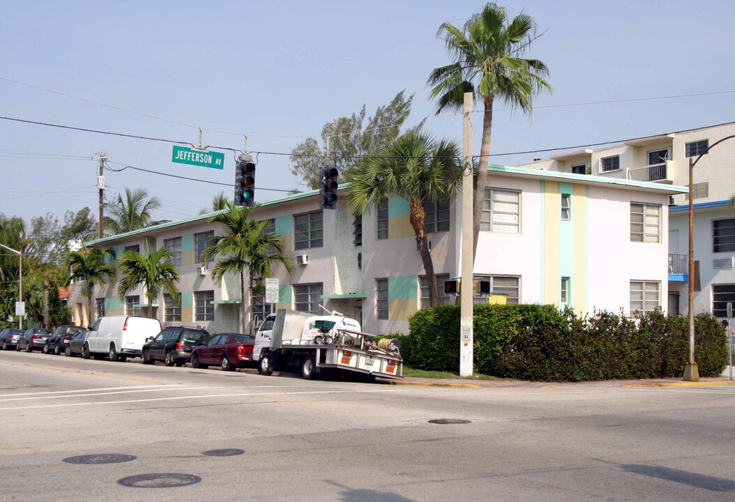 The Meridian in Miami Beach, FL - Building Photo