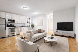 660 Fort Washington Ave in New York, NY - Building Photo