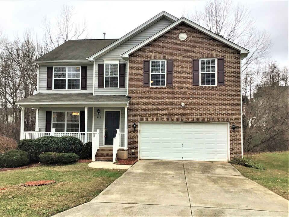 372 Ivy Park Ln in Winston-Salem, NC - Building Photo