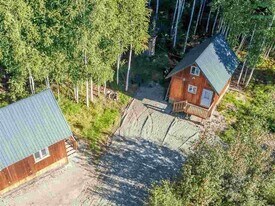 560 Moose Trot Ave, Unit 2 in Fairbanks, AK - Building Photo