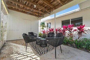 756 S Cinnamon Rd in North Palm Beach, FL - Building Photo
