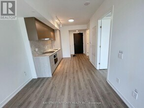 771 Yonge St in Toronto, ON - Building Photo - Building Photo