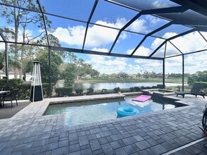 8701 52nd Ave E in Bradenton, FL - Foto de edificio - Building Photo