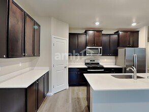 5748 86th Dr NE in Marysville, WA - Building Photo - Building Photo