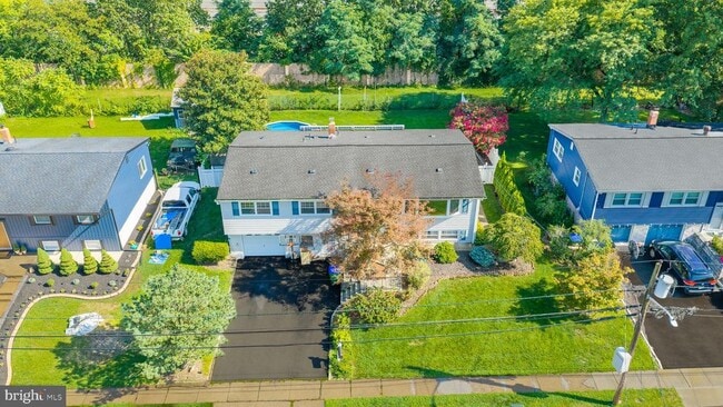 property at 14 Harmon Rd